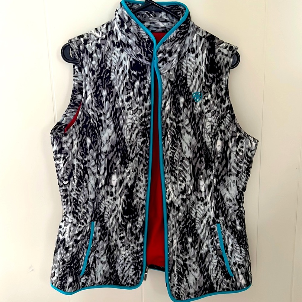 Ariat puffer vest black and grey